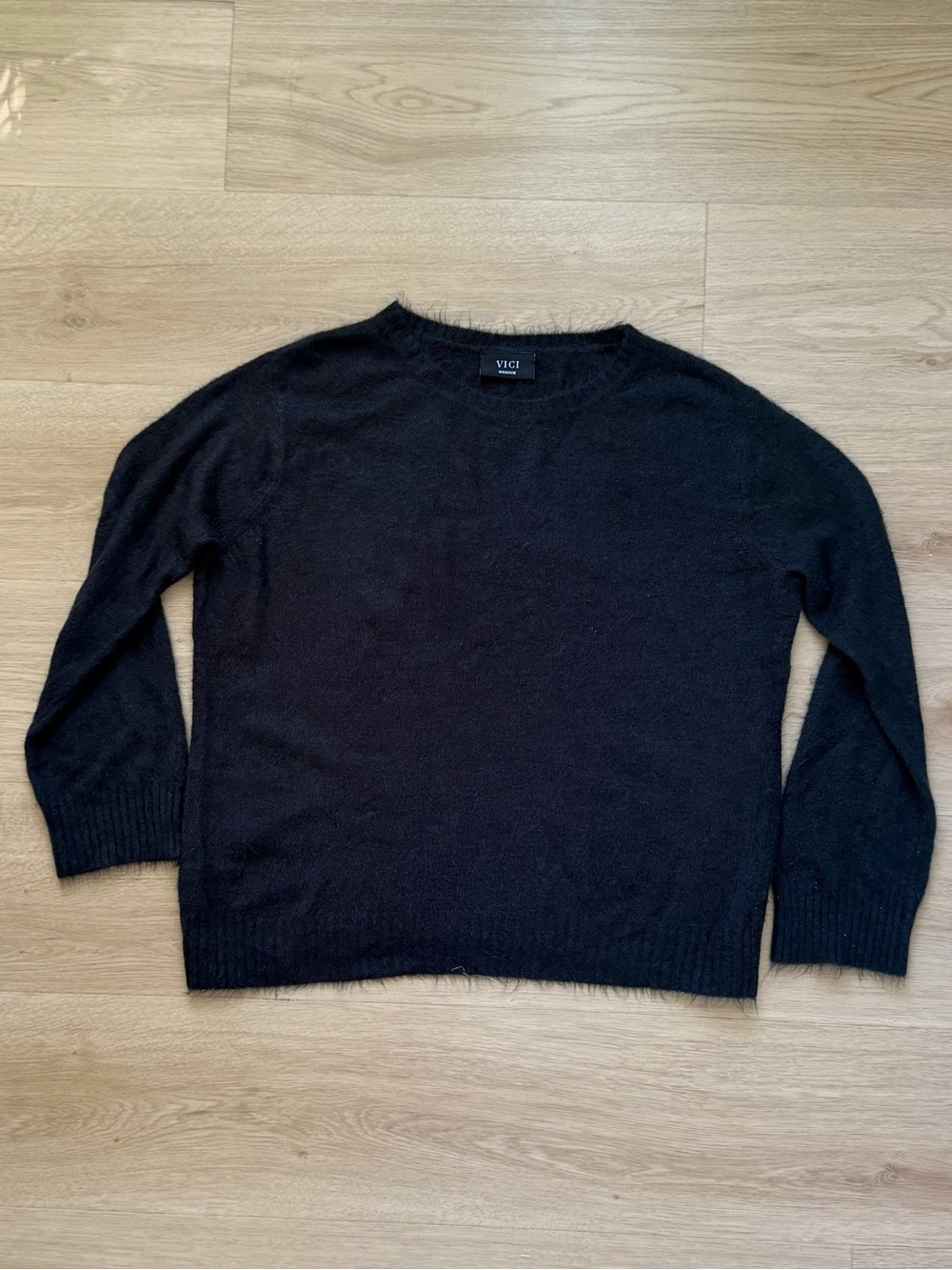 Vici Black Crewneck Pullover Sweater